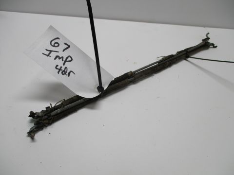 Set of interior door handle to latch rods